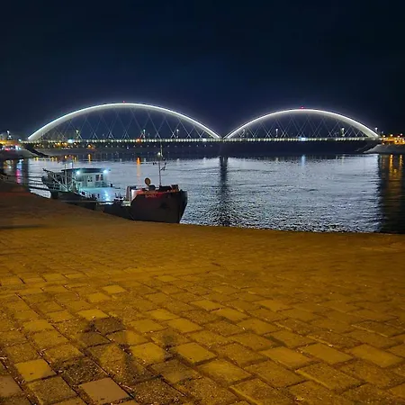 Center Danube Street 公寓 *